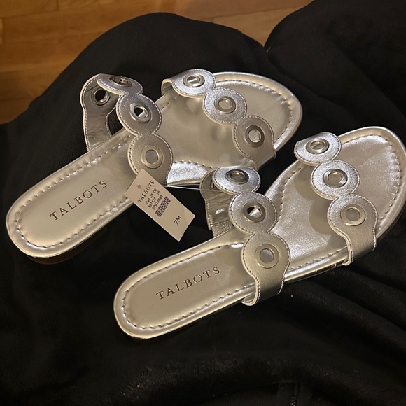 Talbots Camy Eyelet Metallic Silver leather slide Sandals size 7 - Picture 3 of 8